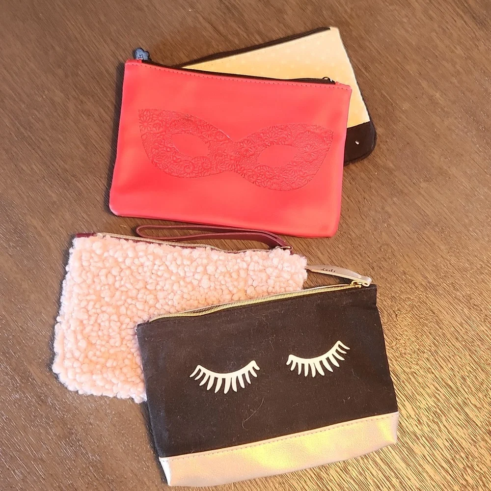 Lot of 4 ipsy bags